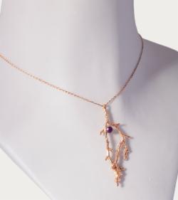 Klára Bílá Jewellery Pozlacený Dámský Náhrdelník Berries Ze Stříbra S Perlou 40-45cm