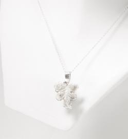 Klára Bílá Jewellery Dámský Stříbrný Náhrdelník S Listy Leaf Krátký 40-45cm