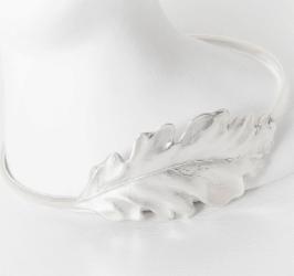 Klára Bílá Jewellery Dámský Stříbrný Náramek Oak S Velkým Listem Xxs (14-16cm)