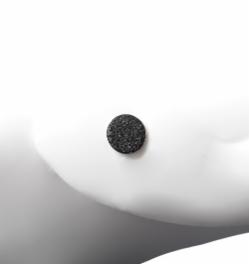 Klára Bílá Jewellery Černé Minimalistické Náušnice Luna Pecky