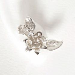 Klára Bílá Jewellery Dámské Náušnice Sakura Květina Pecky Stříbro 925/1000