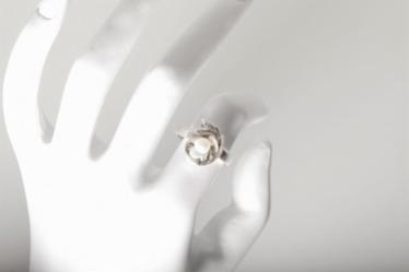 Dámský menší prsten Barok s perlou Velikost prstenu: 41 (13,0mm)