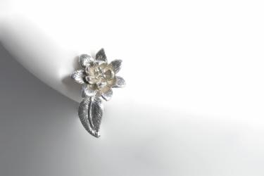 Klára Bílá Jewellery Dámské Náušnice Sakura Květina Stříbro 925/1000