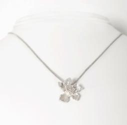 Klára Bílá Jewellery Dámský Stříbrný Náhrdelník Sakura S Malou Květinou 40-45cm