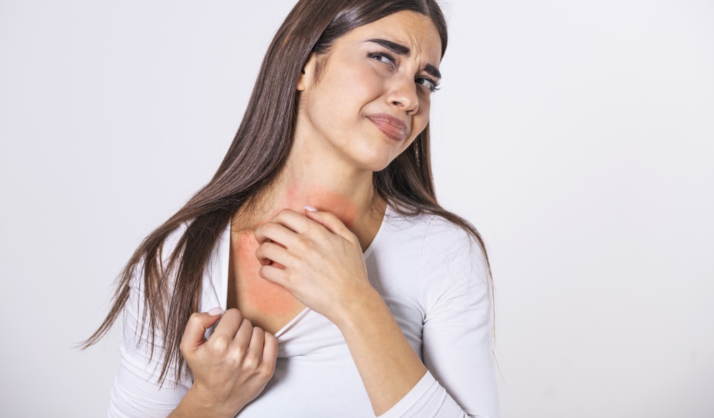 Šperkové alergie: Příčiny, symptomy a léčba